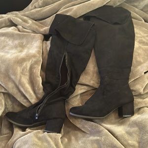 Over the knee pirate style velvet healed boots
